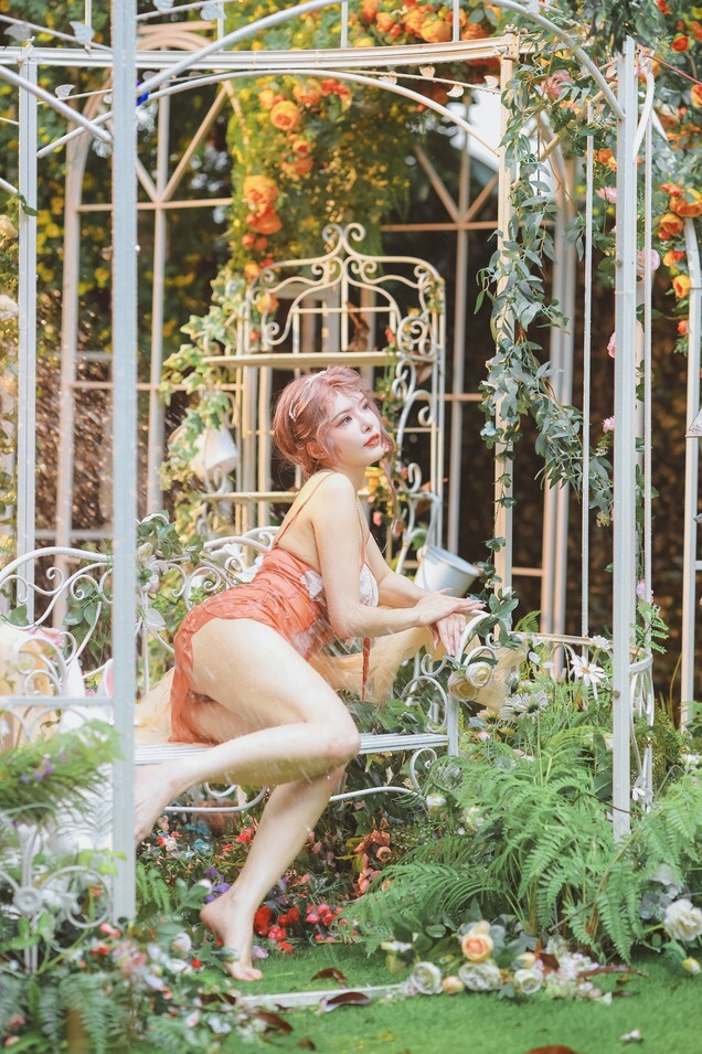 秋和柯基 - 花园嬉水 [67P-862MB]