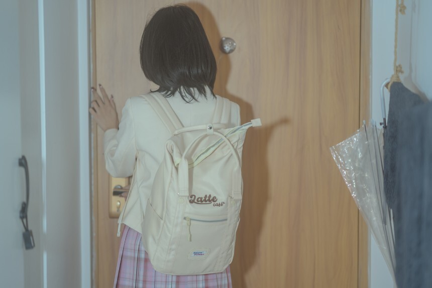 云溪溪 - 奶桃 反差学妹 [83P1V-1.73G]