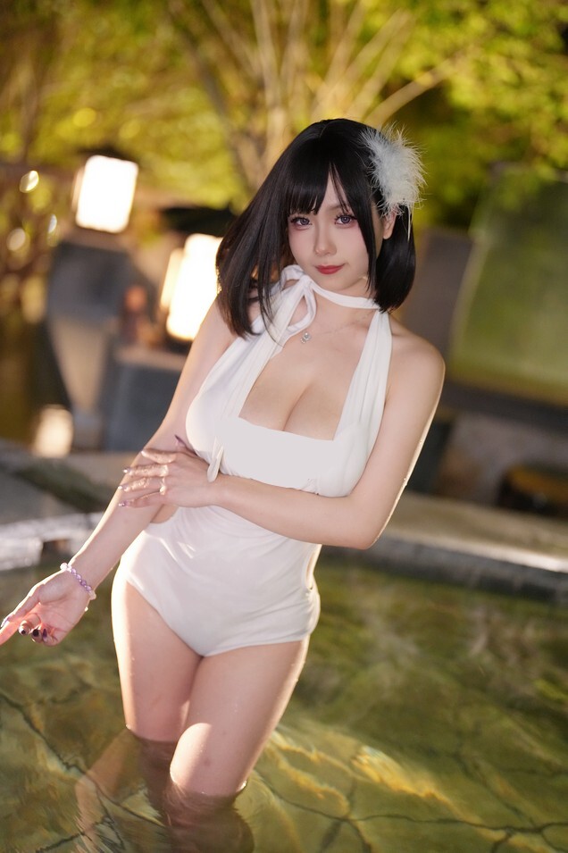 末夜787 - 夏日白色泳装 [23P1V-744MB]