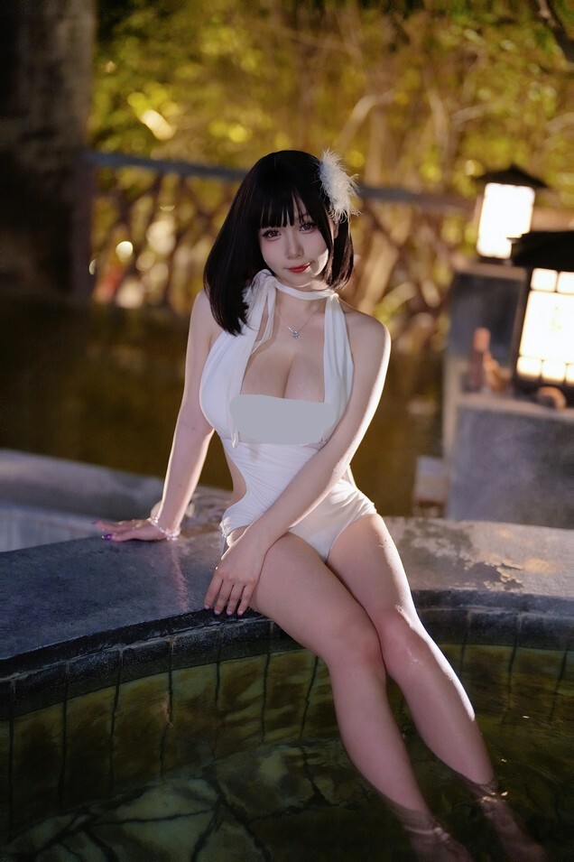 末夜787 - 夏日白色泳装 [23P1V-744MB]