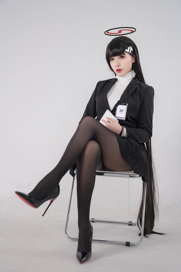 轩萧学姐 - 碧蓝档案 莉音 [85P2V-1.42GB]