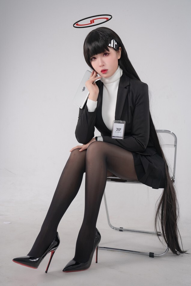 轩萧学姐 - 碧蓝档案 莉音 [85P2V-1.42GB]