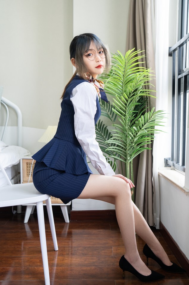 梨瑾瑾 - 乘务员 [20P-272MB]