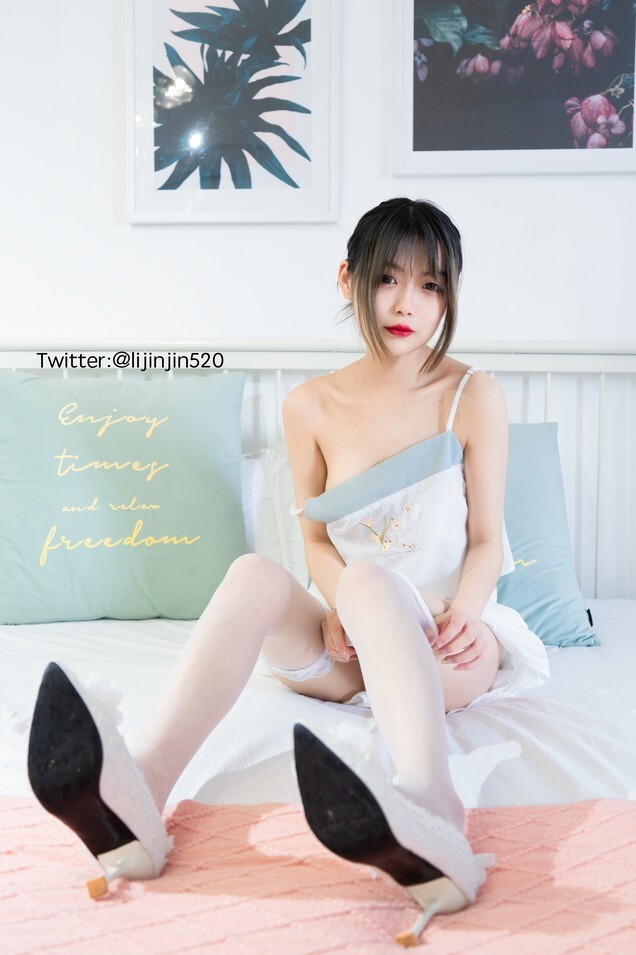 梨瑾瑾 – 室内吊带裙 [20P-226MB]