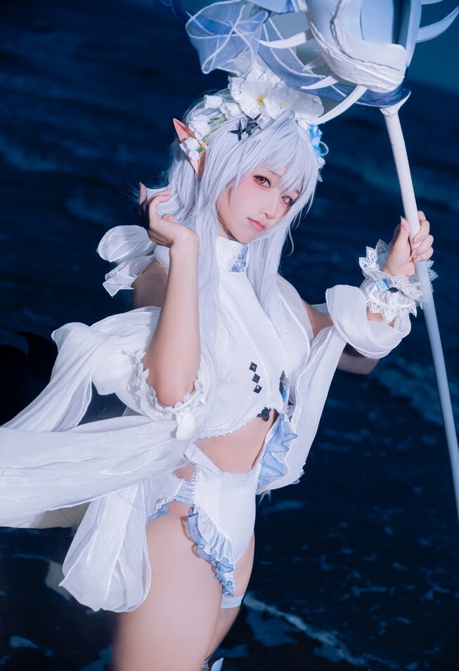 篮子家里有只猫 - 年度盛典图 [19P-100MB]