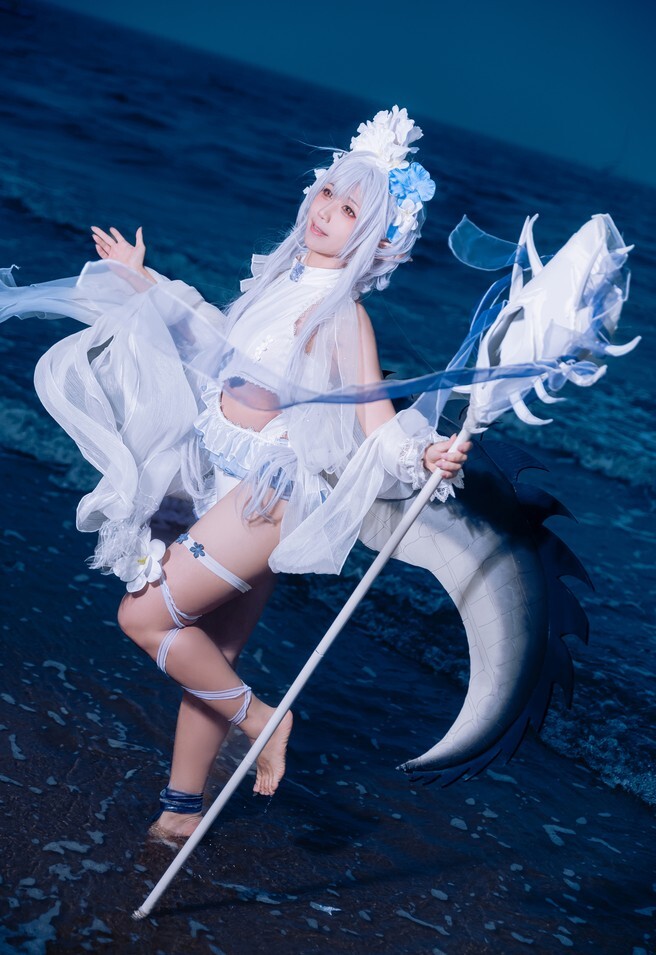 篮子家里有只猫 - 年度盛典图 [19P-100MB]