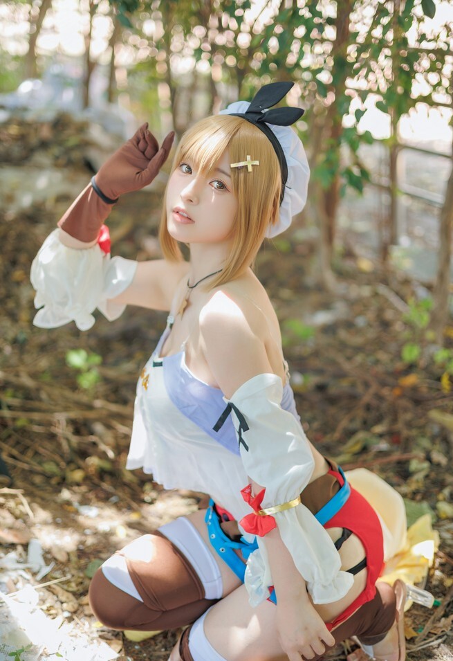 肃雨雨雨 – 碧蓝航线莱莎 [13P-92MB]