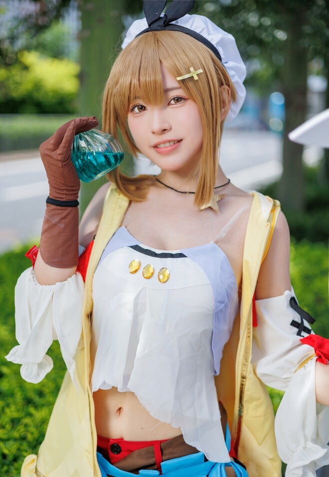 肃雨雨雨 - 碧蓝航线莱莎 [13P-92MB]