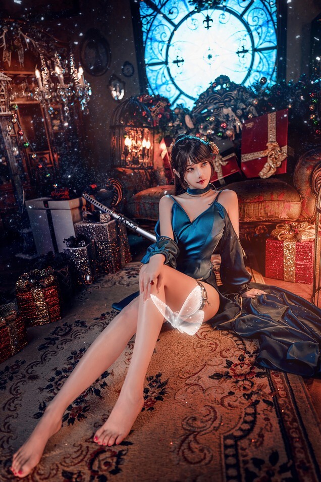 露兒大魔王 – 礼服 [11P-93MB]