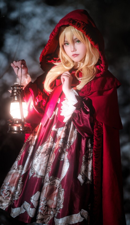 洛可ss - Little Red Riding Hood 小红帽 [12P-130MB]