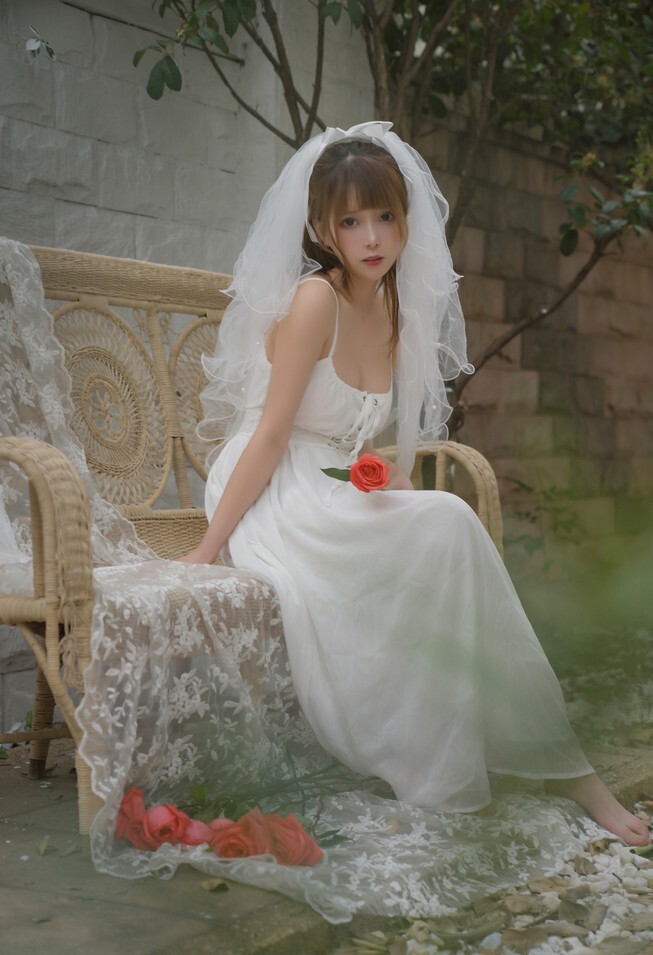 凛子酱 - 婚纱 [9P-83MB]