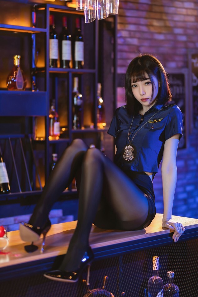 许岚LAN – 黑丝铝锦 [60P-323MB]