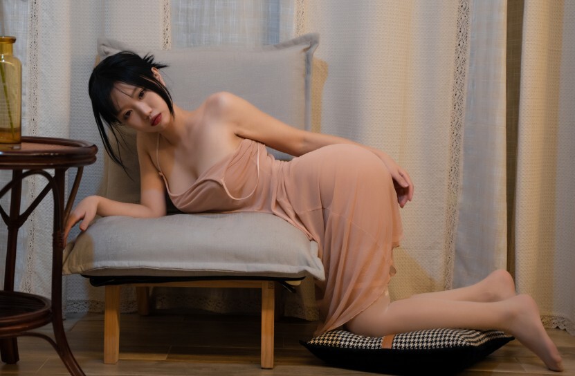 柒柒要乖额 - 雾纱裙 [61P1V-1.23GB]