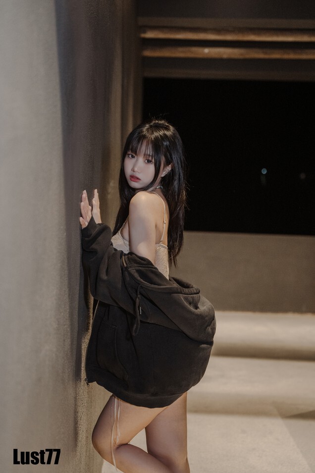 柒柒要乖额 - 纸醉金迷 [90P1V-1.68GB]