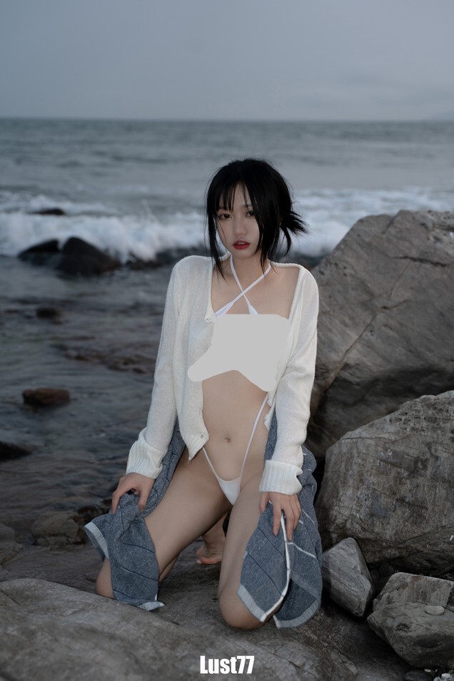 柒柒要乖额 – 礁石海岸 [52P-528MB]