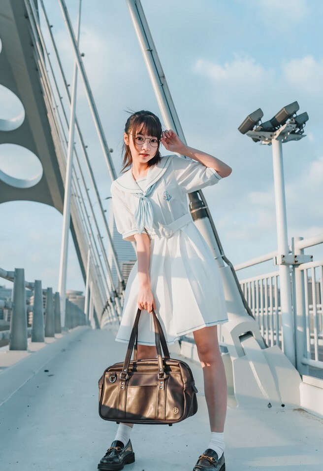 懒蛋蛋好次吗 - 时光留夏 [18P-64MB]