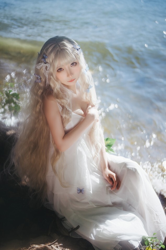 是三不是世w - 湖边白裙 [15P-233MB]