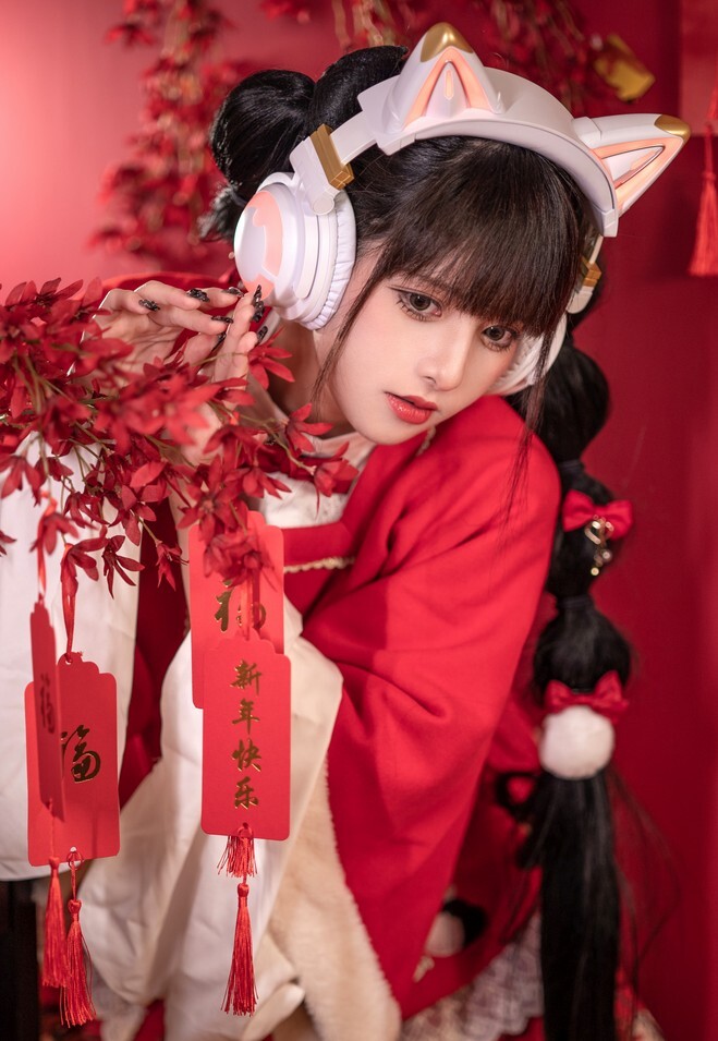 腥味猫罐 - 新年快乐 [12P-110MB]