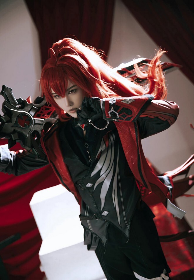 空蝉Utsusemi - 迪卢克·殷红终夜 [15P-35MB]