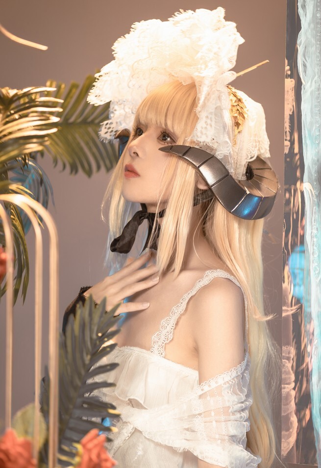 腥味猫罐 - 夜莺 [15P-90MB]