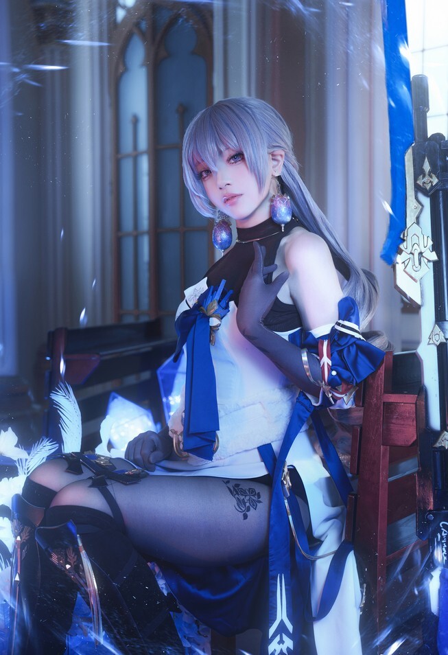 黑龙贯通 – 布洛妮娅 [15P-163MB]