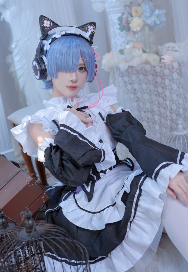 腥味猫罐 - REM蕾姆 [12P-76MB]