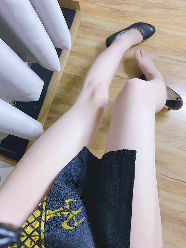 水淼aqua - Fantia 23.03月会员订阅 キサキ会長? [31P-37MB]