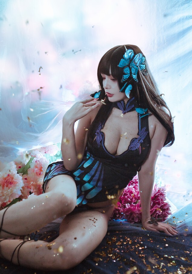 秋和柯基 – 蝶 [60P-611MB]