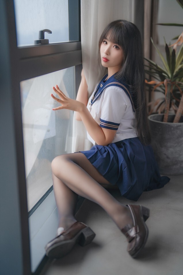 轩萧学姐 - 5月舰长 黑丝jk [32P-113MB]