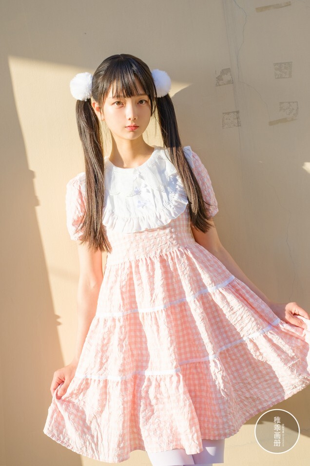 稚乖画册 - 晴空 06 夜夜 天台粉裙 [82P-1.04GB]