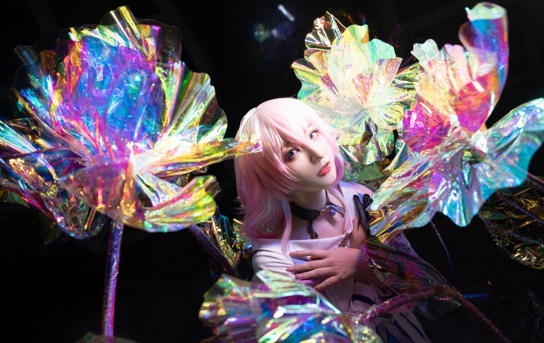 尤幽 - 三月七 [18P-282MB]