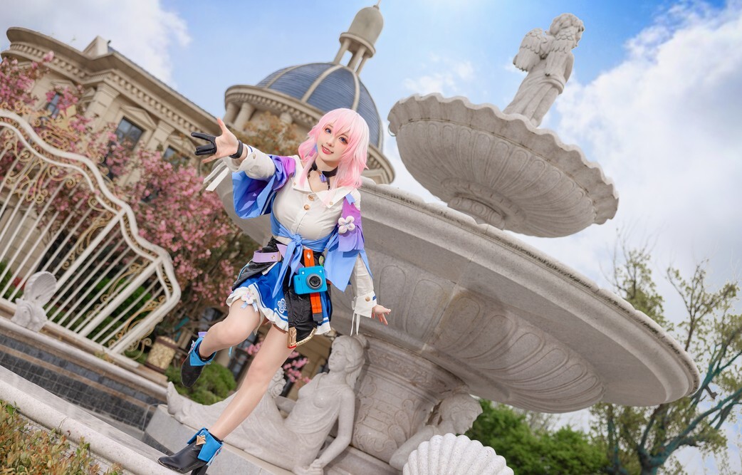 尤幽 - 三月七 [18P-282MB]