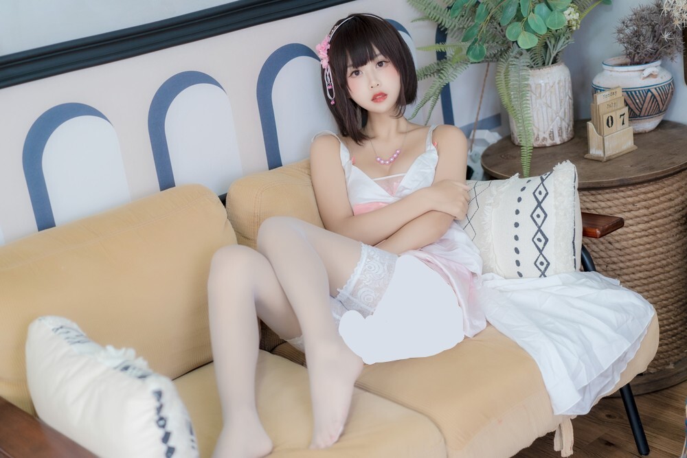 萌芽儿 – 加藤惠睡衣+内衣 [28P-123MB]