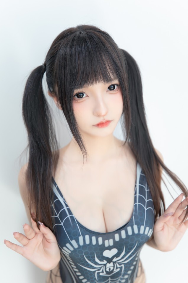 神楽坂真冬 - 蜘蛛女孩 [75P-182MB]