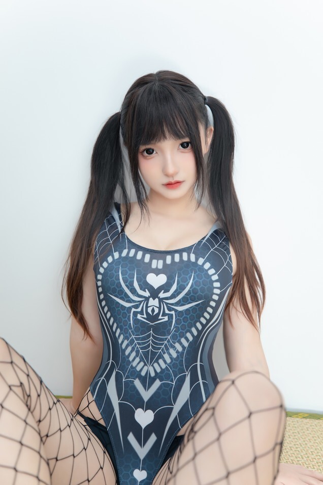 神楽坂真冬 - 蜘蛛女孩 [75P-182MB]