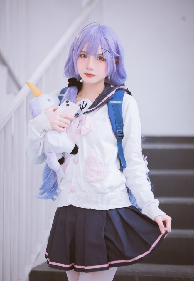 挽希 – 独角兽 [18P-62MB]