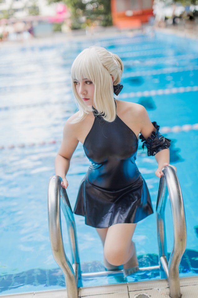 秋山AkI – 水着黑SABER [30P-246MB]