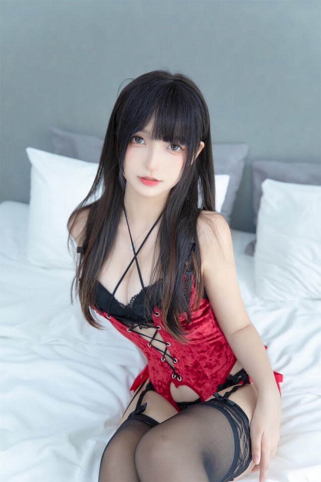 神楽坂真冬 -  红丝绒 [75P-216MB]