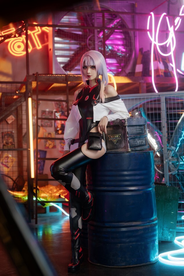 爱老师_PhD - 赛博朋克 露西 [18P-177MB]