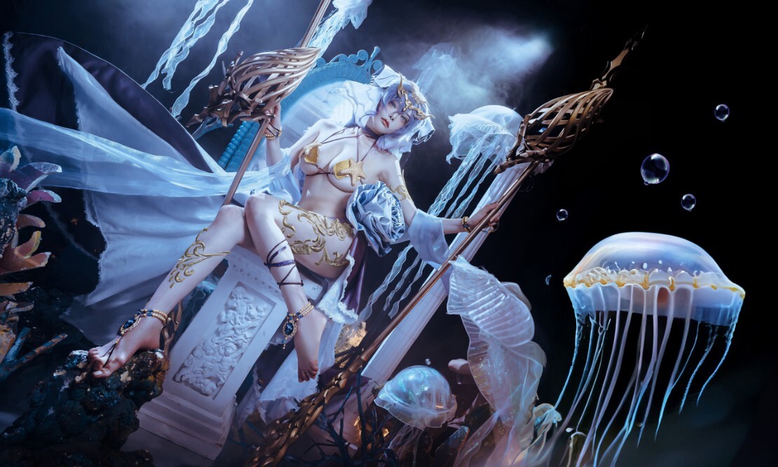 秋和柯基 –  波塞冬 [20P-303MB]