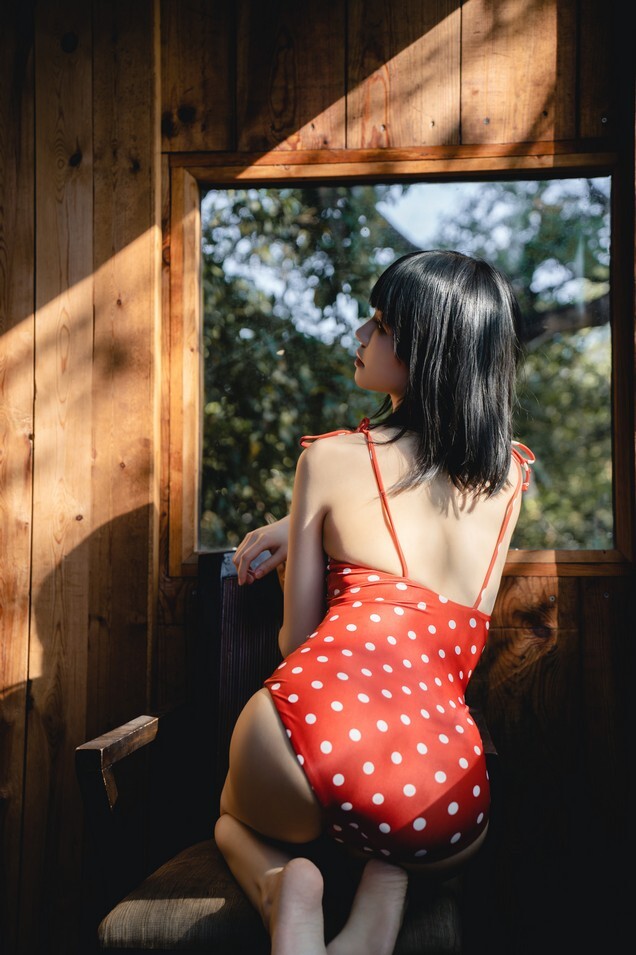 桜桃喵 - 红波点 [45P-312MB]