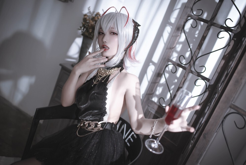 切切celia - 明日方舟 W 礼服 [20P-130MB]