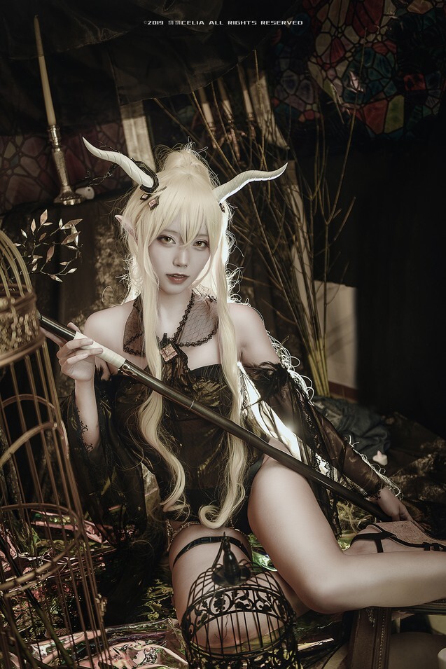 切切celia – 闪灵 [12P-35MB]