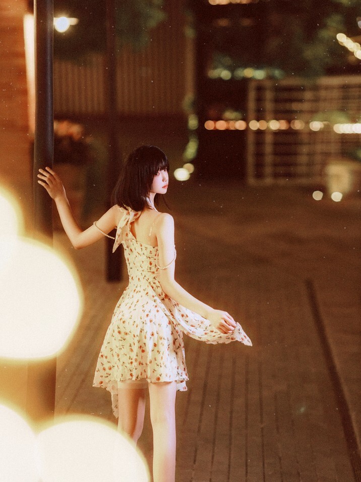 桜桃喵 - 晚风 [14P-217MB]