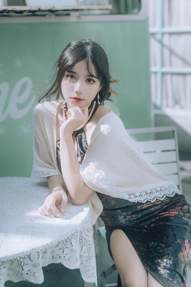 贰加六 – 国色天香 [24P-96MB]