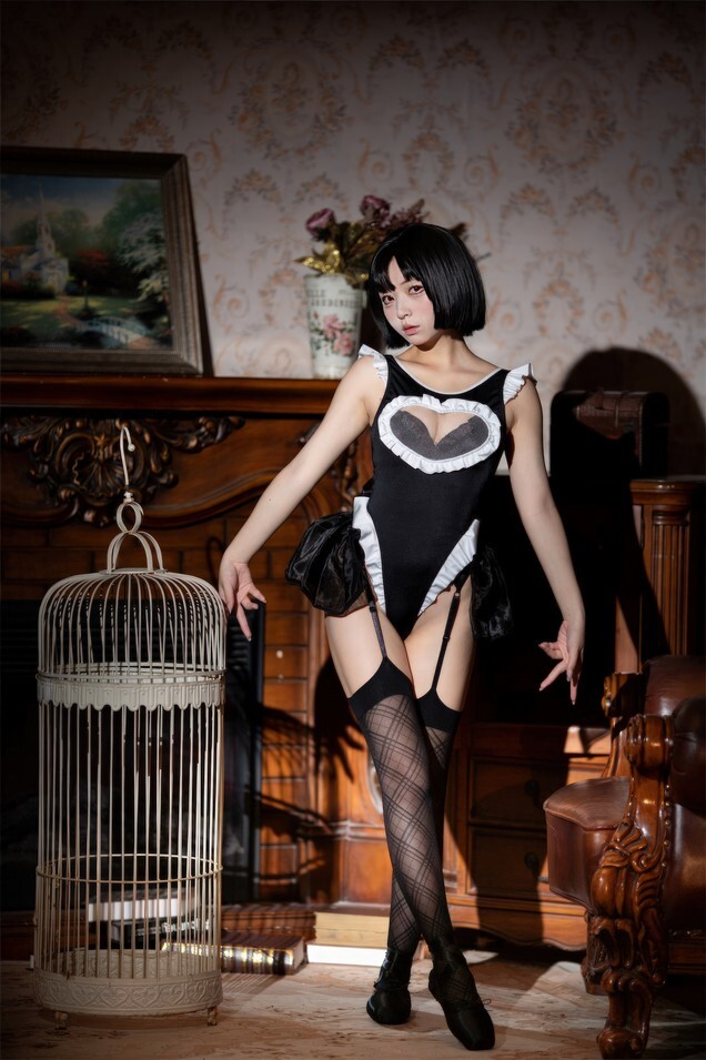 花铃 - 马戏团芭蕾 吊带袜高叉 [43P-326MB]