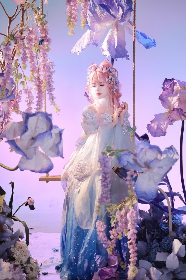 怀里猫ovo - 花月夜蝶梦 [21P-196MB]