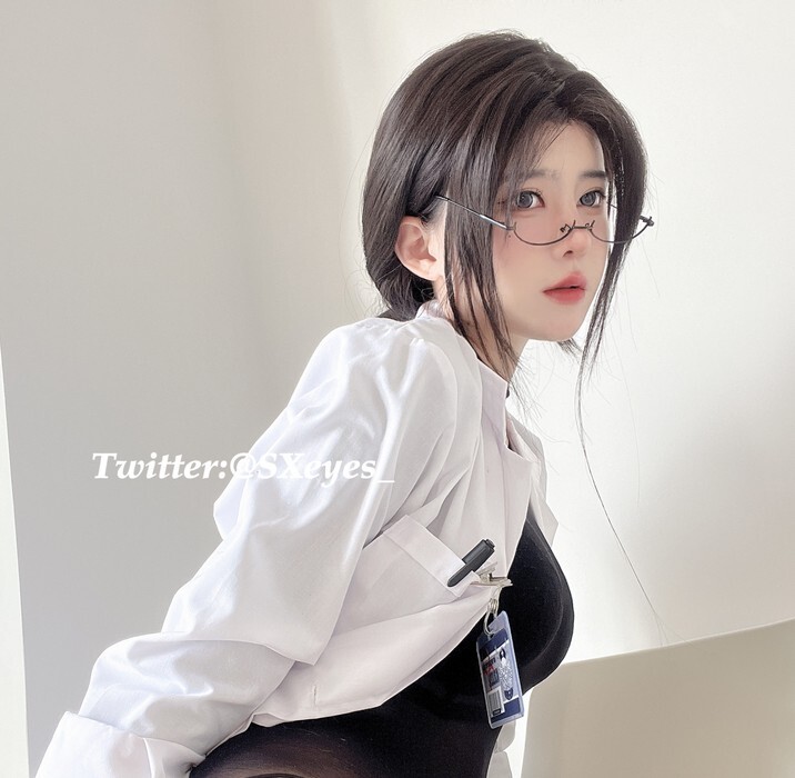 眼酱大魔王w – 23.04月fantia会员合集 [38P2V-268MB]