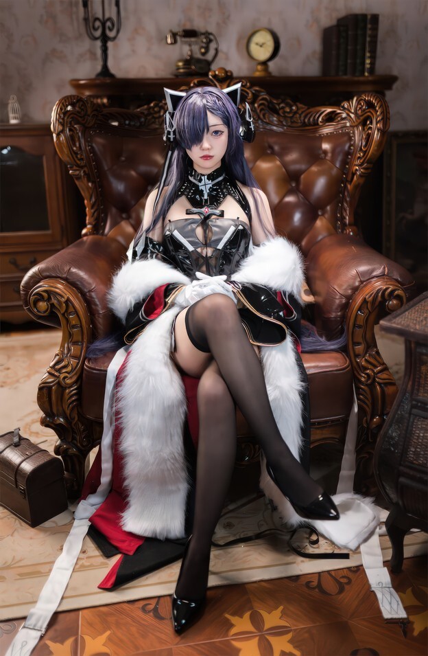 花铃 -  碧蓝航线奥古斯特(铁血猫猫) [45P-289MB]