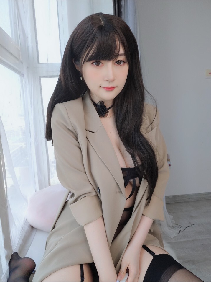 白银81 -  Fantia 23.03月会员合集 [285P5V-0.98GB]